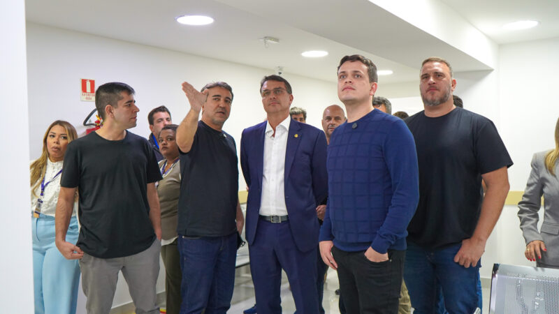 marotto-miranda-recebe-flavio-bolsonaro-para-inauguracoes-na-saude-e-seguranca-de-mesquita