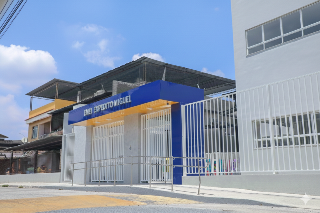 expedito-miguel-vila-emil-recebe-escola-totalmente-reformada