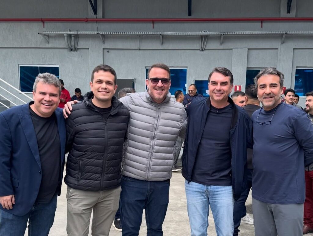marotto-recebe-flavio-bolsonaro-e-mostra-avancos-na-saude-de-mesquita